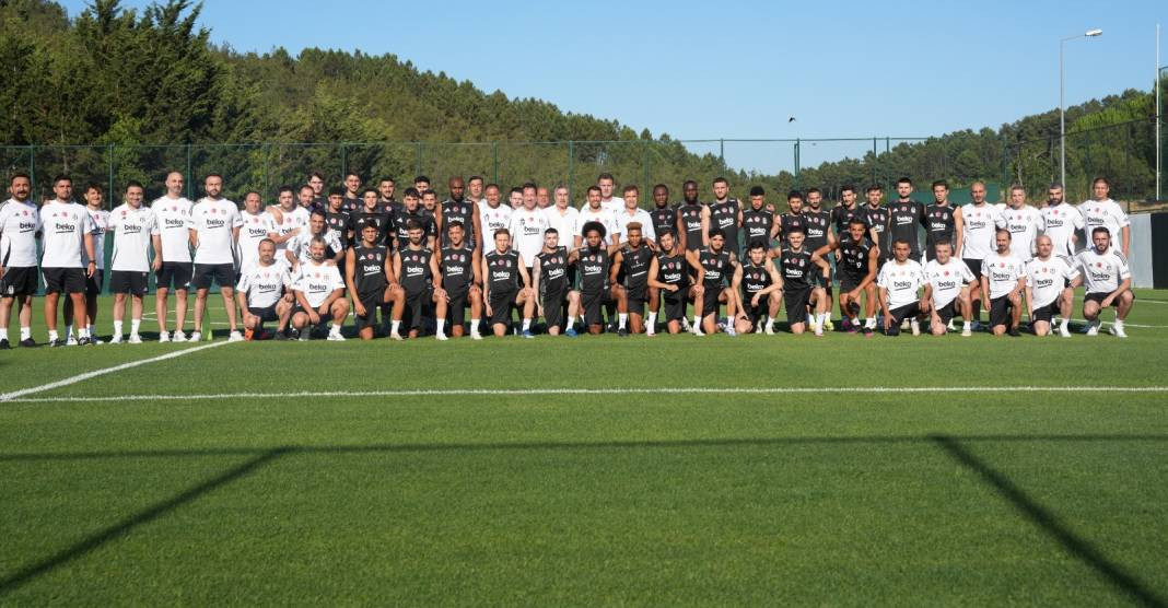 Beşiktaş sahaya indi. Dikkat çeken Rafa Silva detayı - Resim: 1